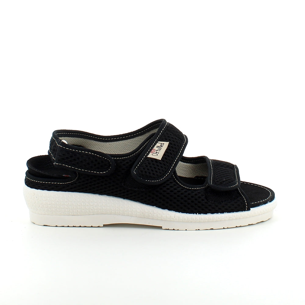 Bred sandal från OrtoMed med kardborre