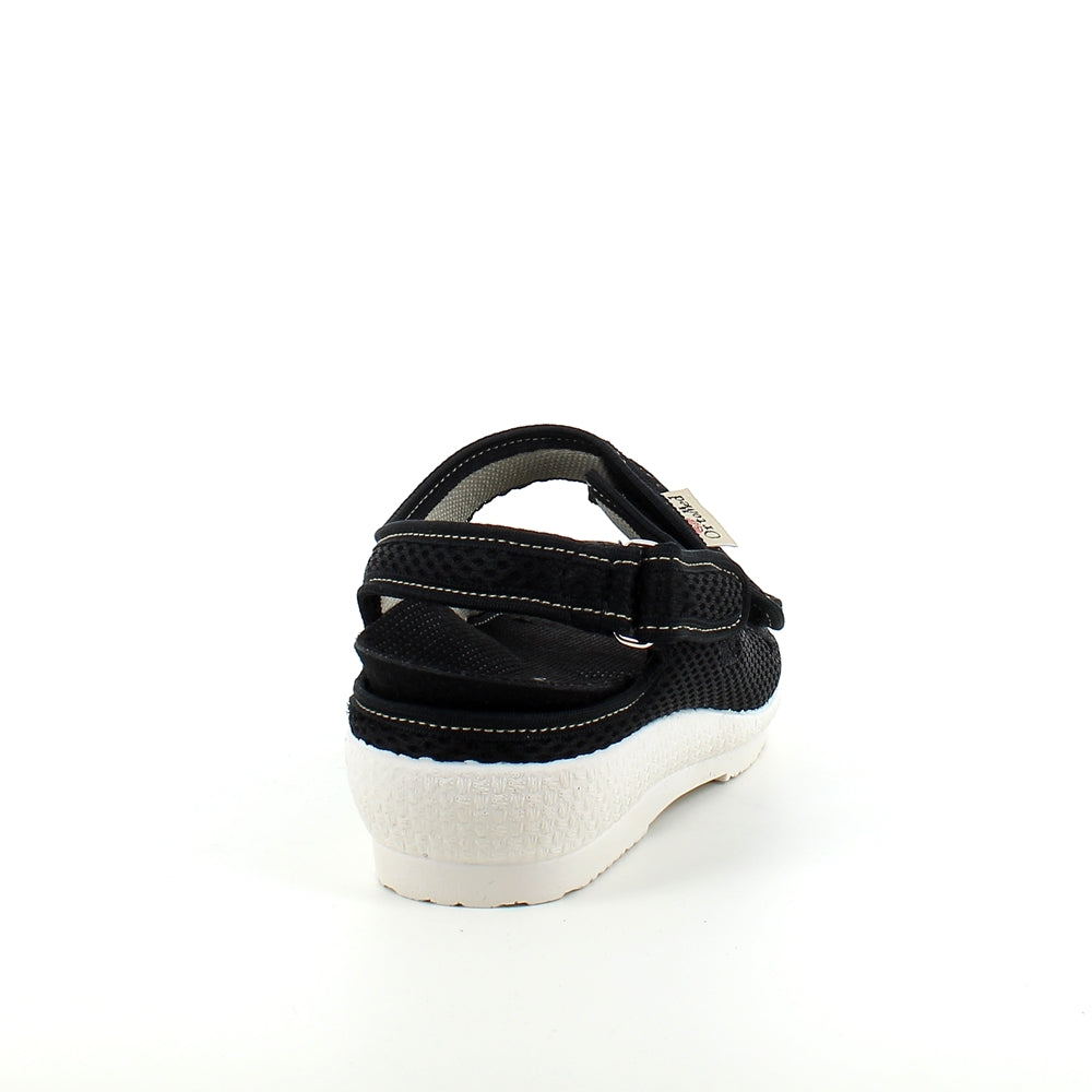 Bred sandal från OrtoMed med kardborre
