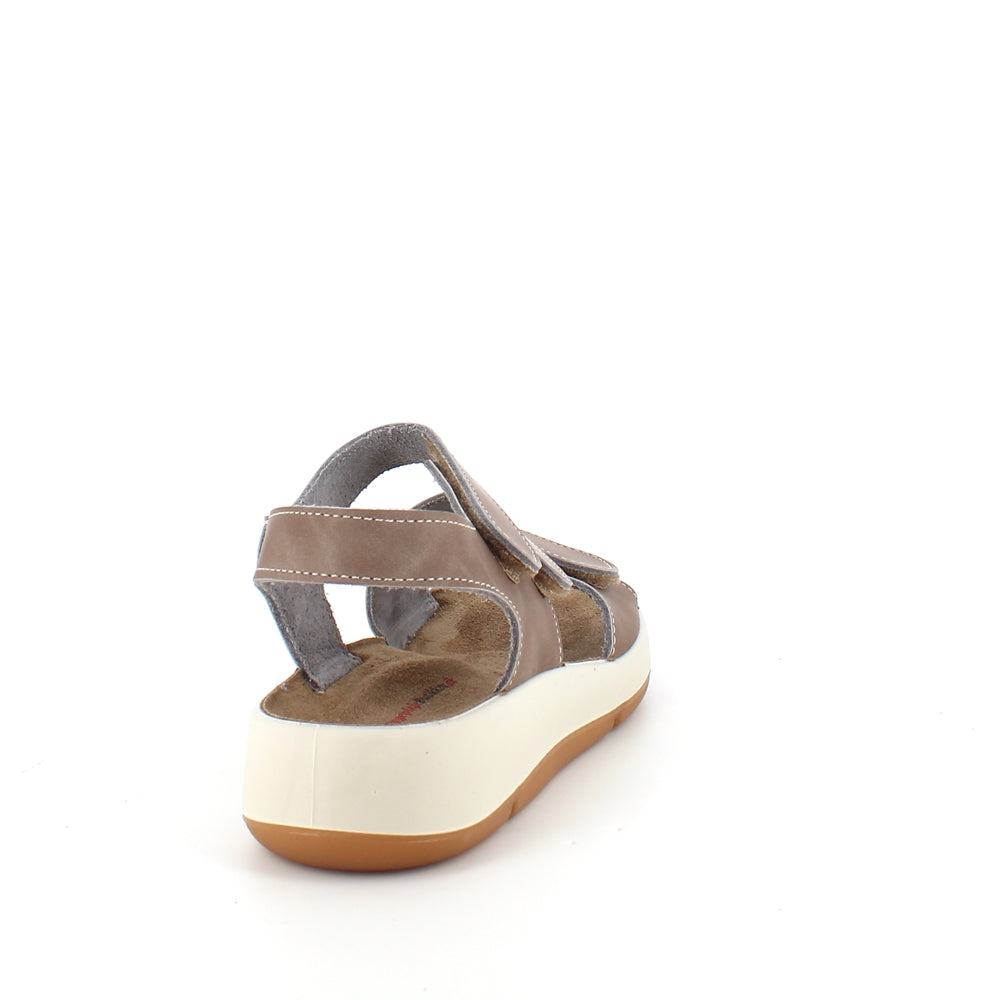 Elegant brun lädersandal med justerbara remmar