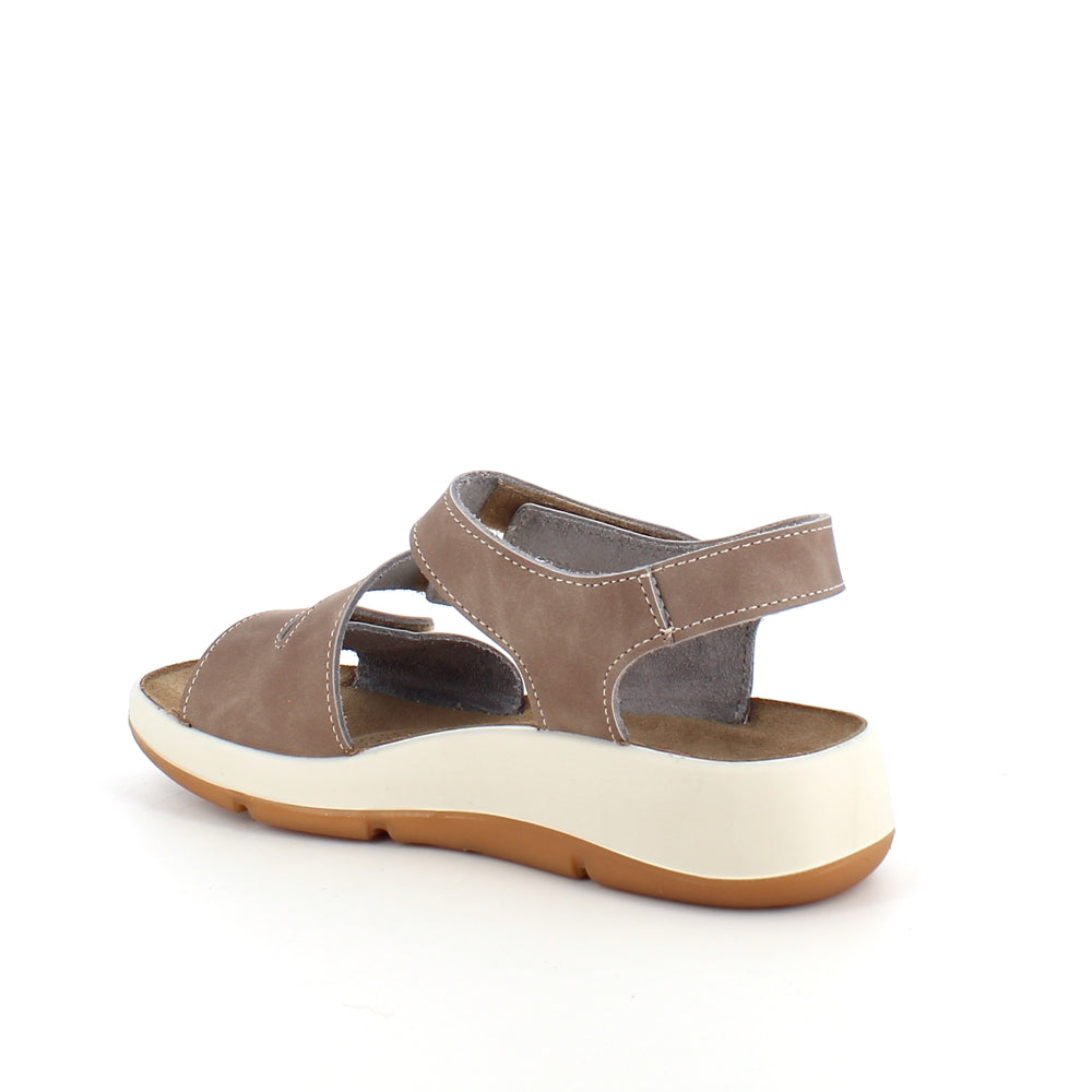 Elegant brun lädersandal med justerbara remmar