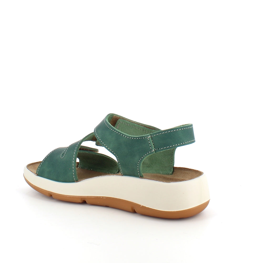 Elegant grön lädersandal med justerbara remmar