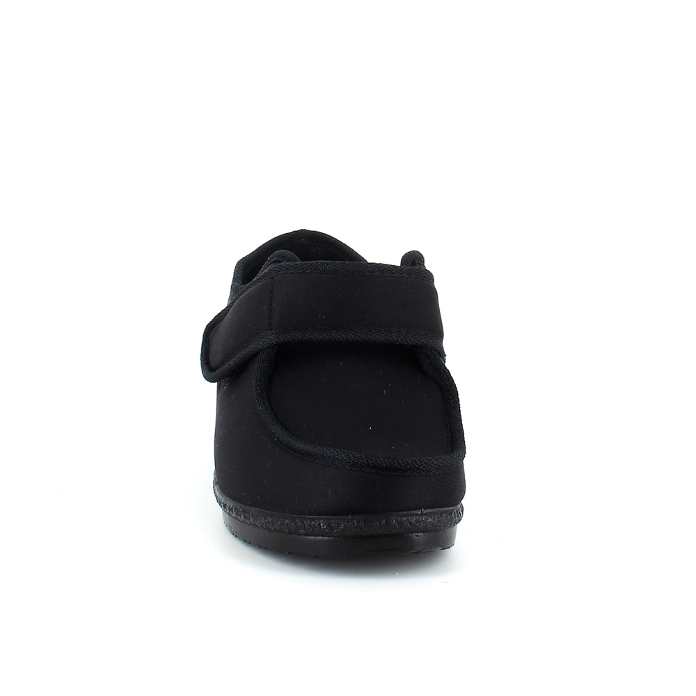 Bred sko med kardborre och extra plats