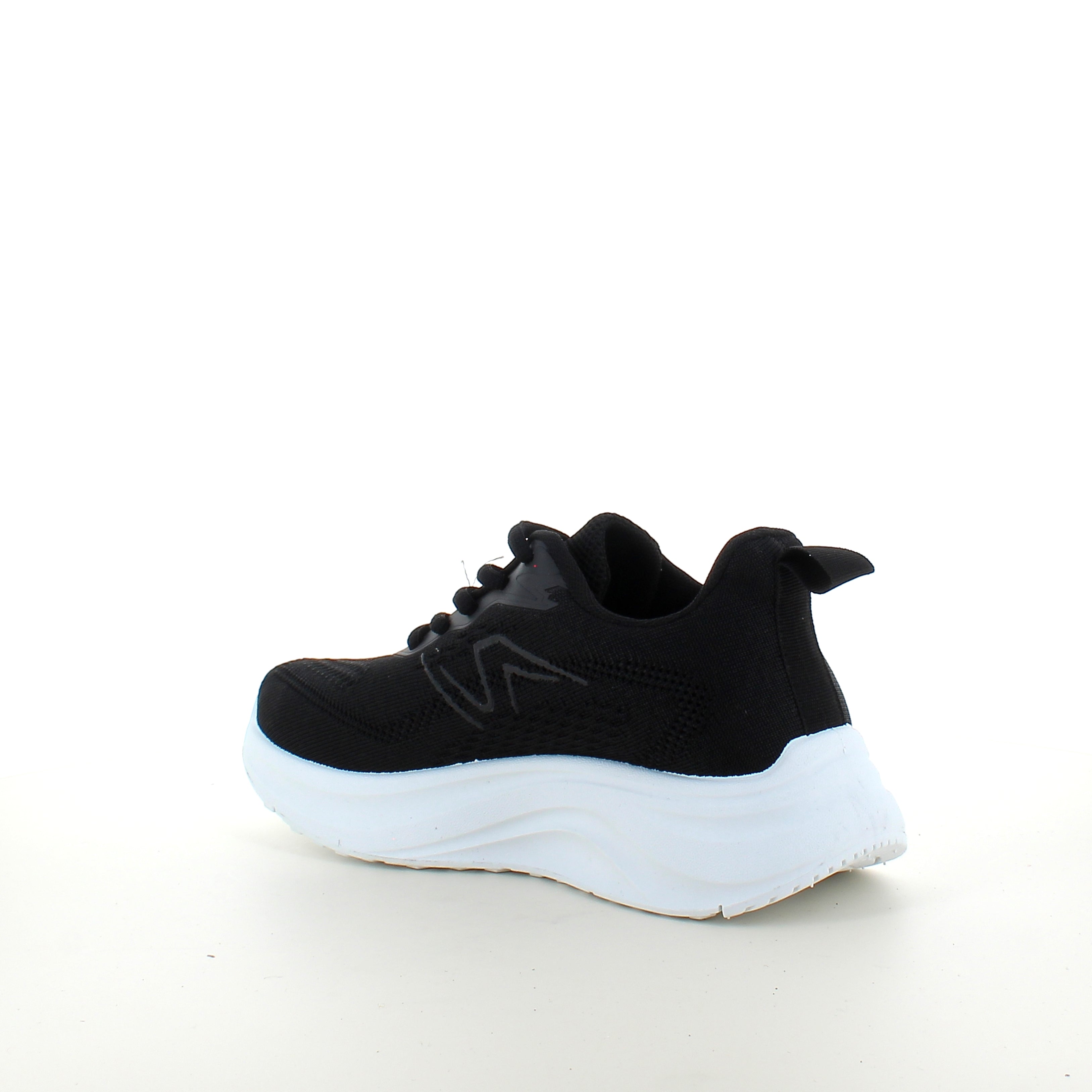 Svart lättvikts-sneaker med stötdämpning och andningsbart mesh