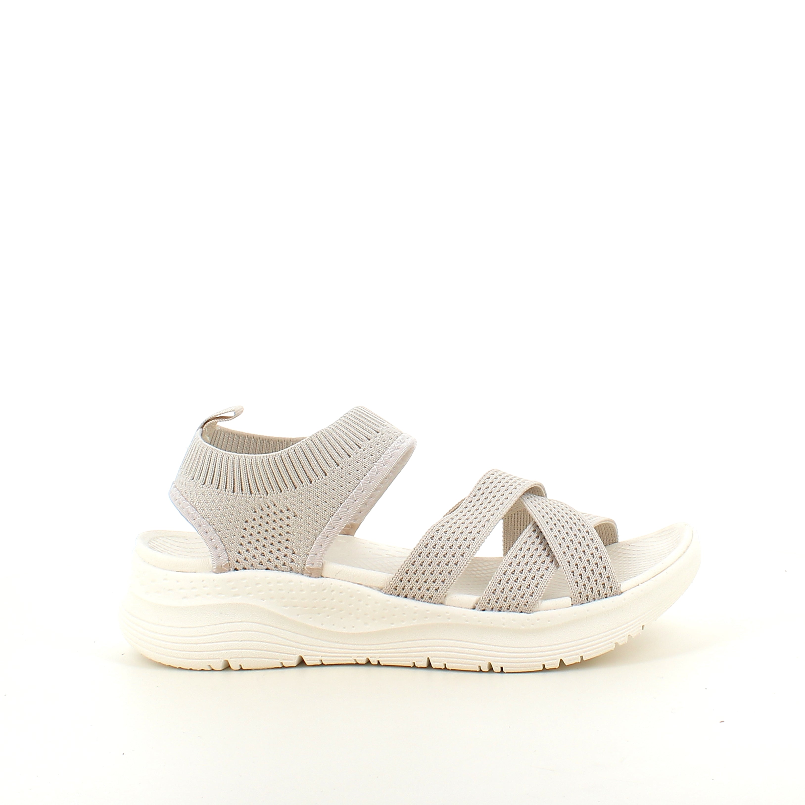 Whistler sandal i beige med elastisk passform och god stötdämpning