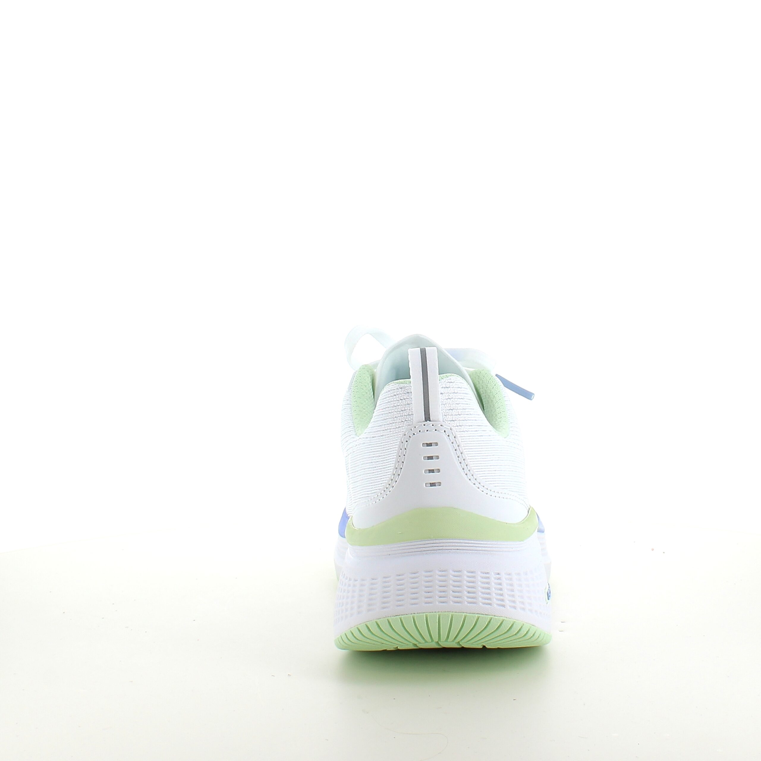 Vita Skechers GoRun-skor med fina detaljer