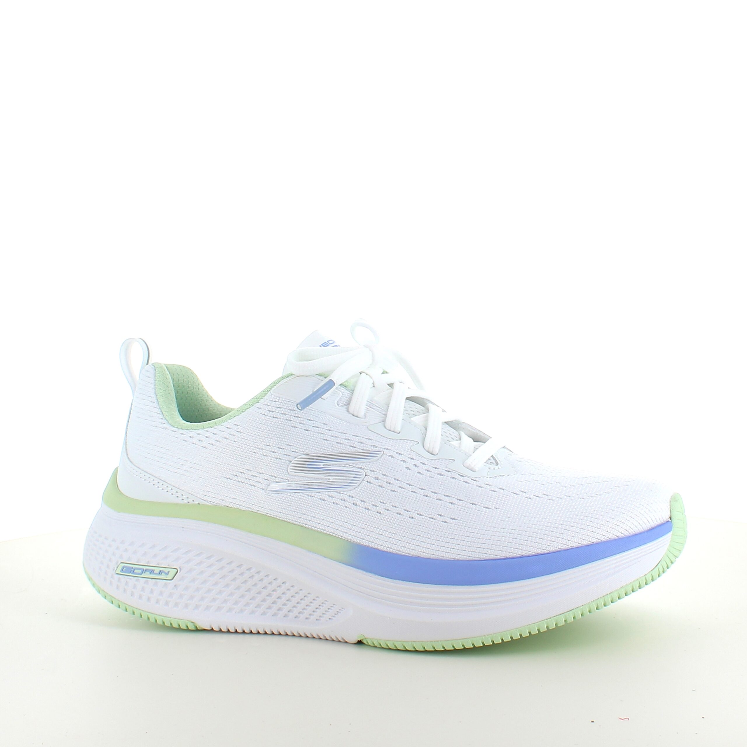 Vita Skechers GoRun-skor med fina detaljer