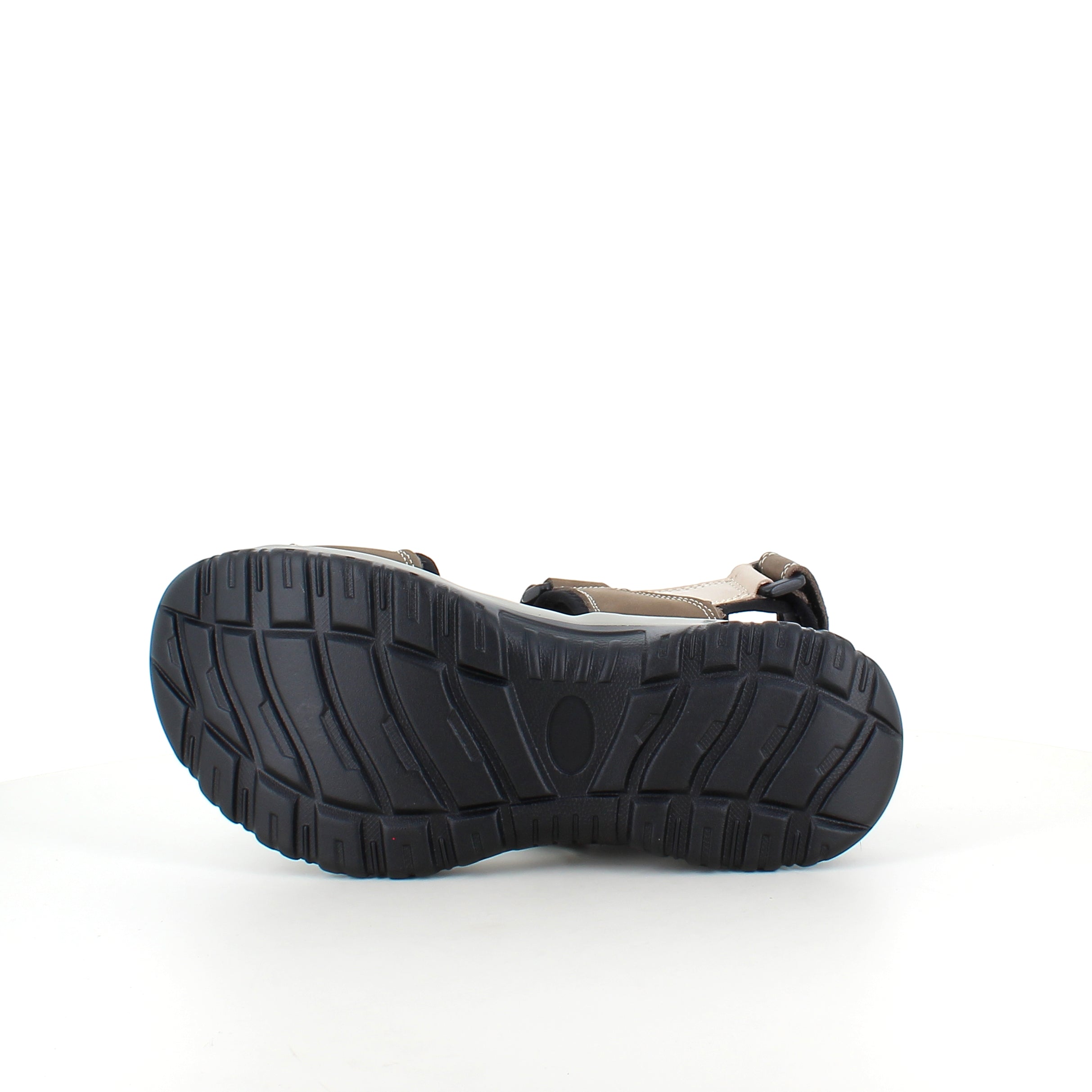 Robust sandal med justerbar passform i brun