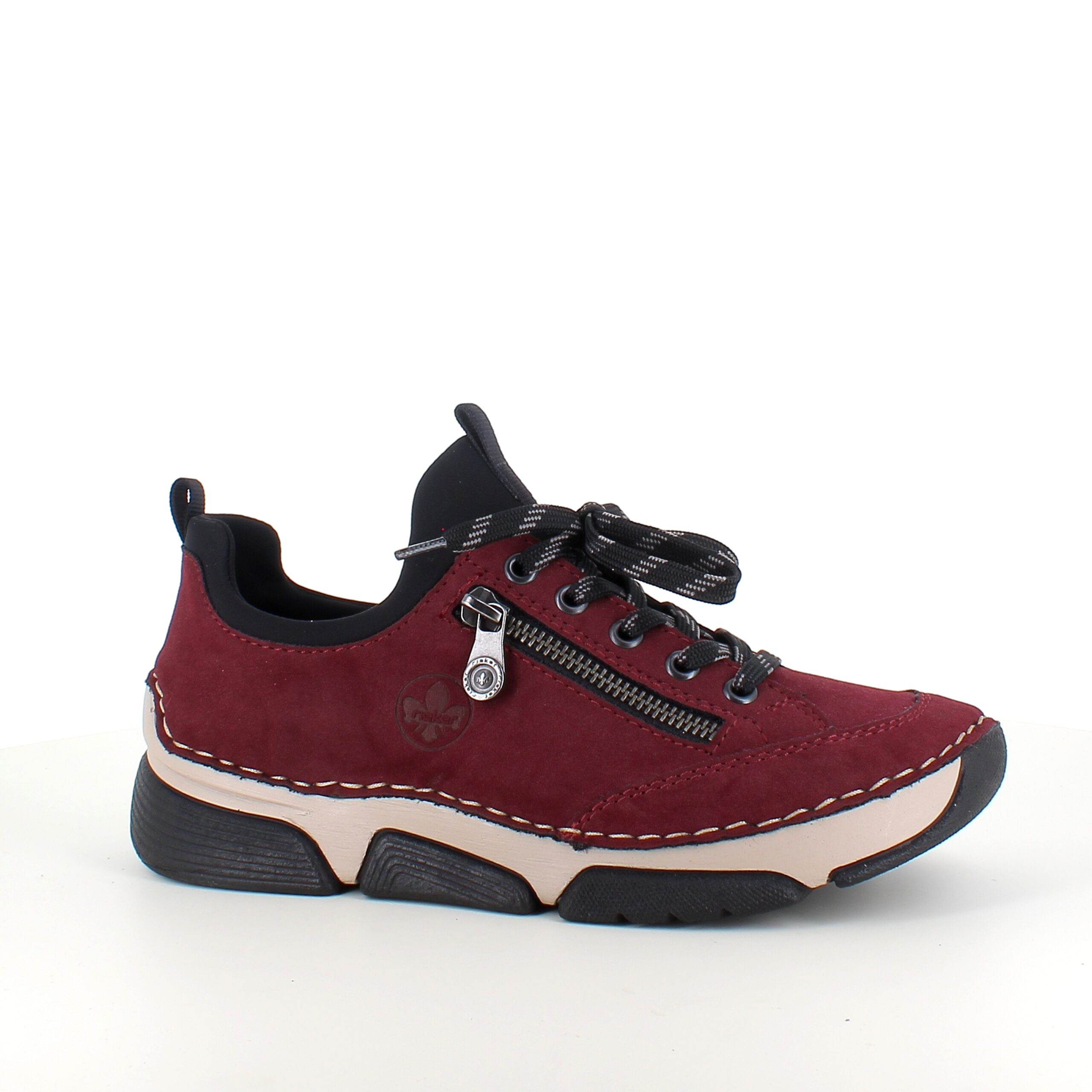 Bordeaux sneakers från Rieker med god stötdämpning