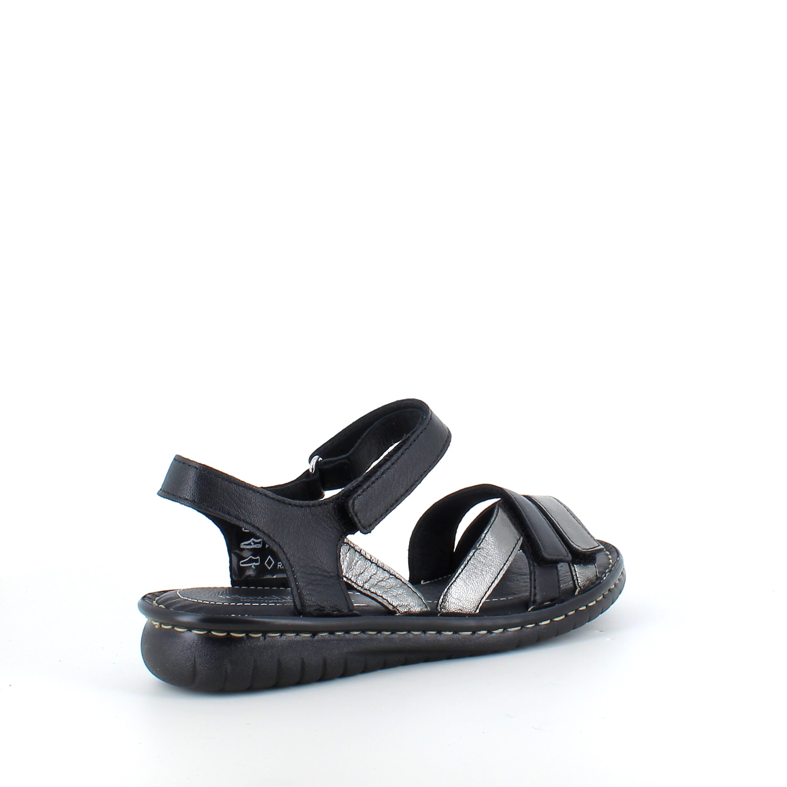 Svart skinnsandal med tre remmar och metallicdetaljer från Relaxshoe