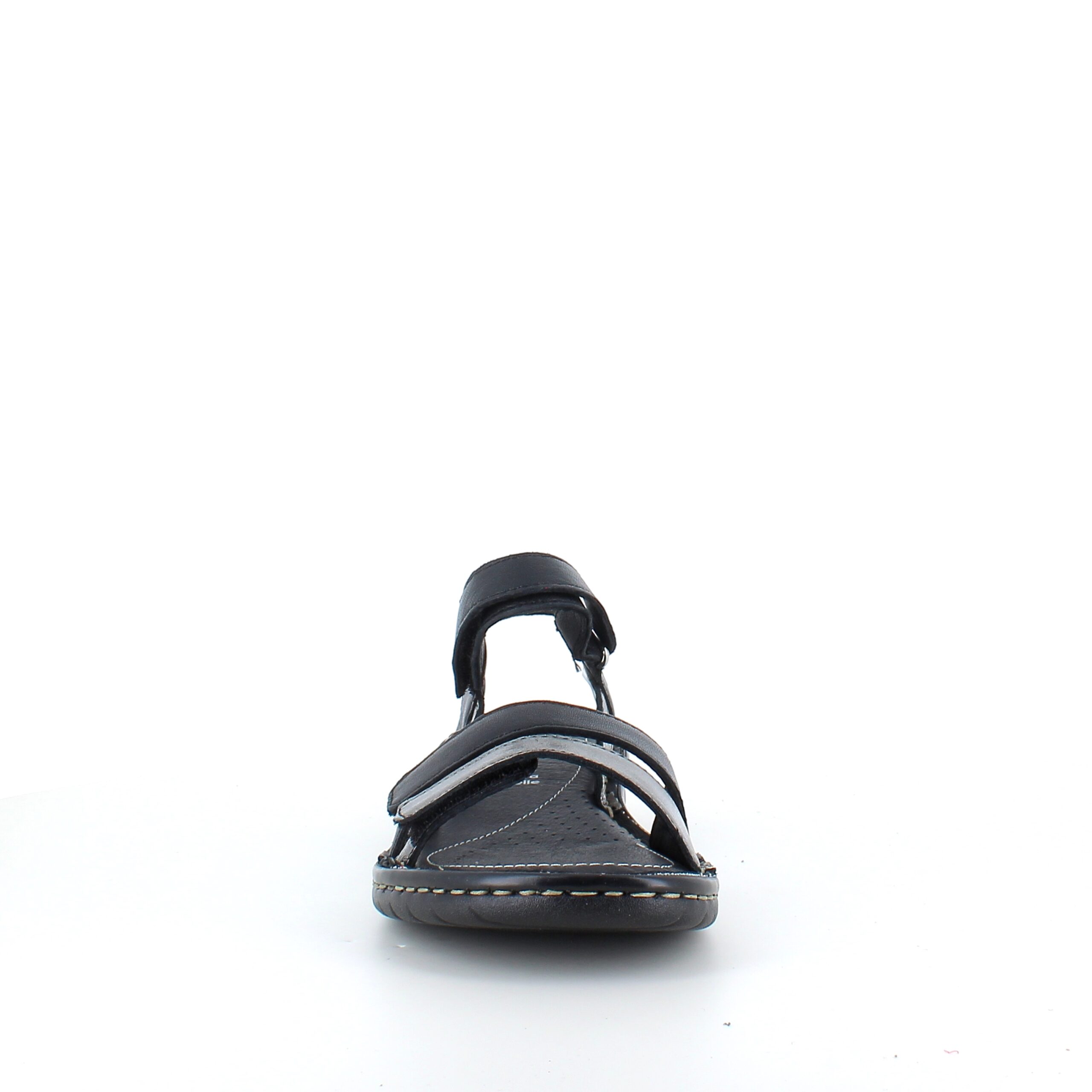 Svart skinnsandal med tre remmar och metallicdetaljer från Relaxshoe