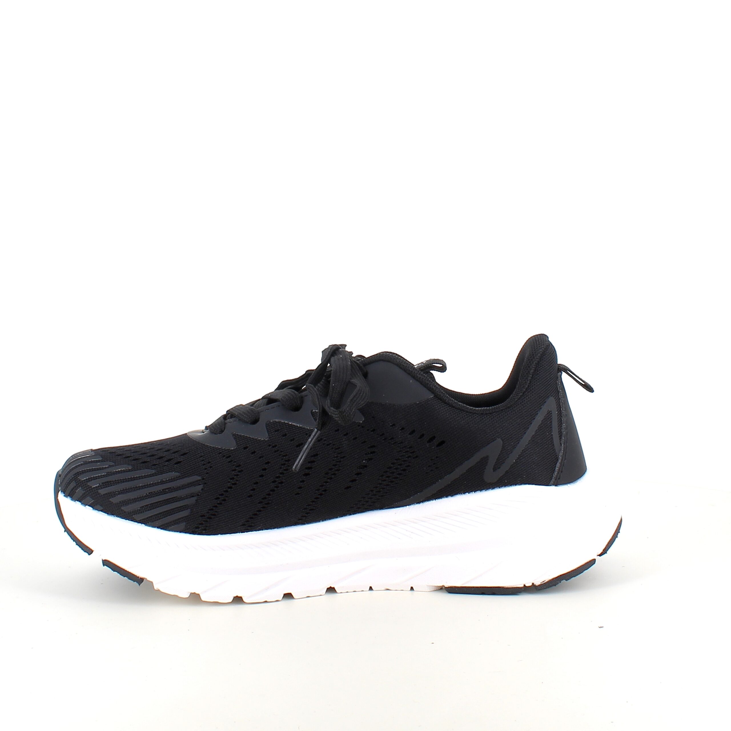 Endurance svart sneaker med vit sula – andningsbar komfort & stötdämpning