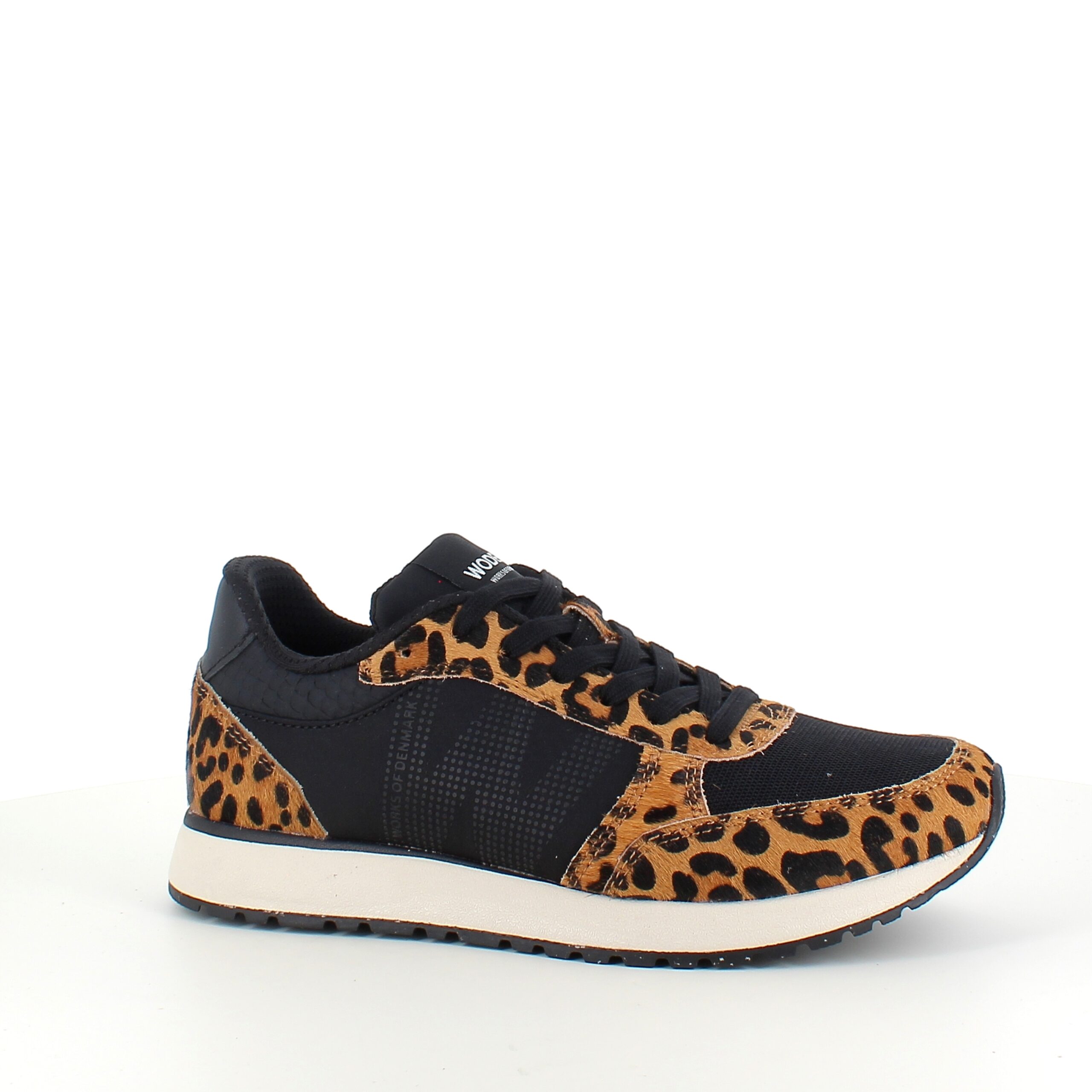Snygga Woden-sneakers i svart mix med leopardmönster