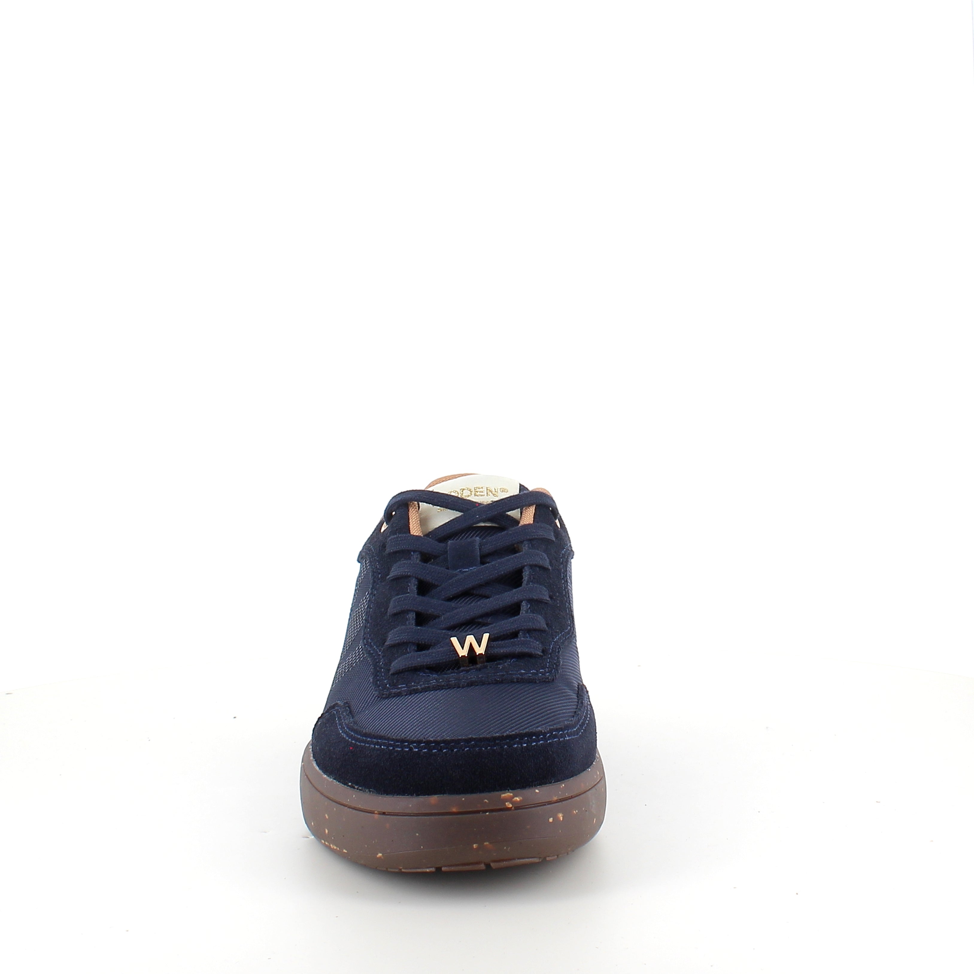Woden Line Sneak – navy sneaker med gulddetaljer och mjuk komfort