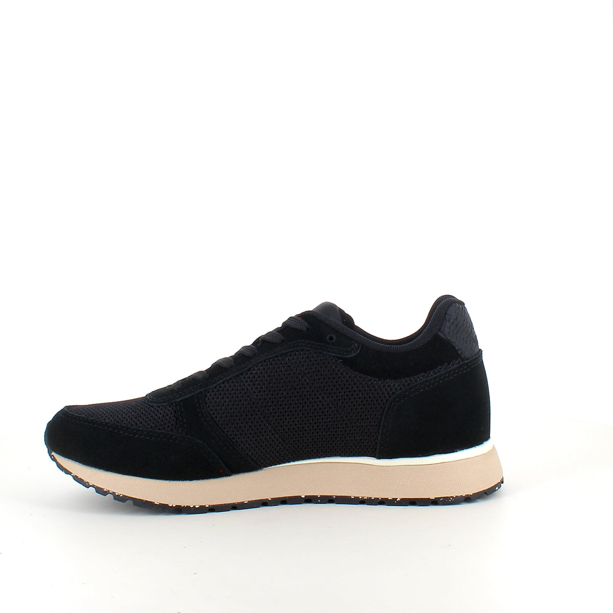 Woden Ydun Icon II – svart sneaker med lätt och bekväm komfort