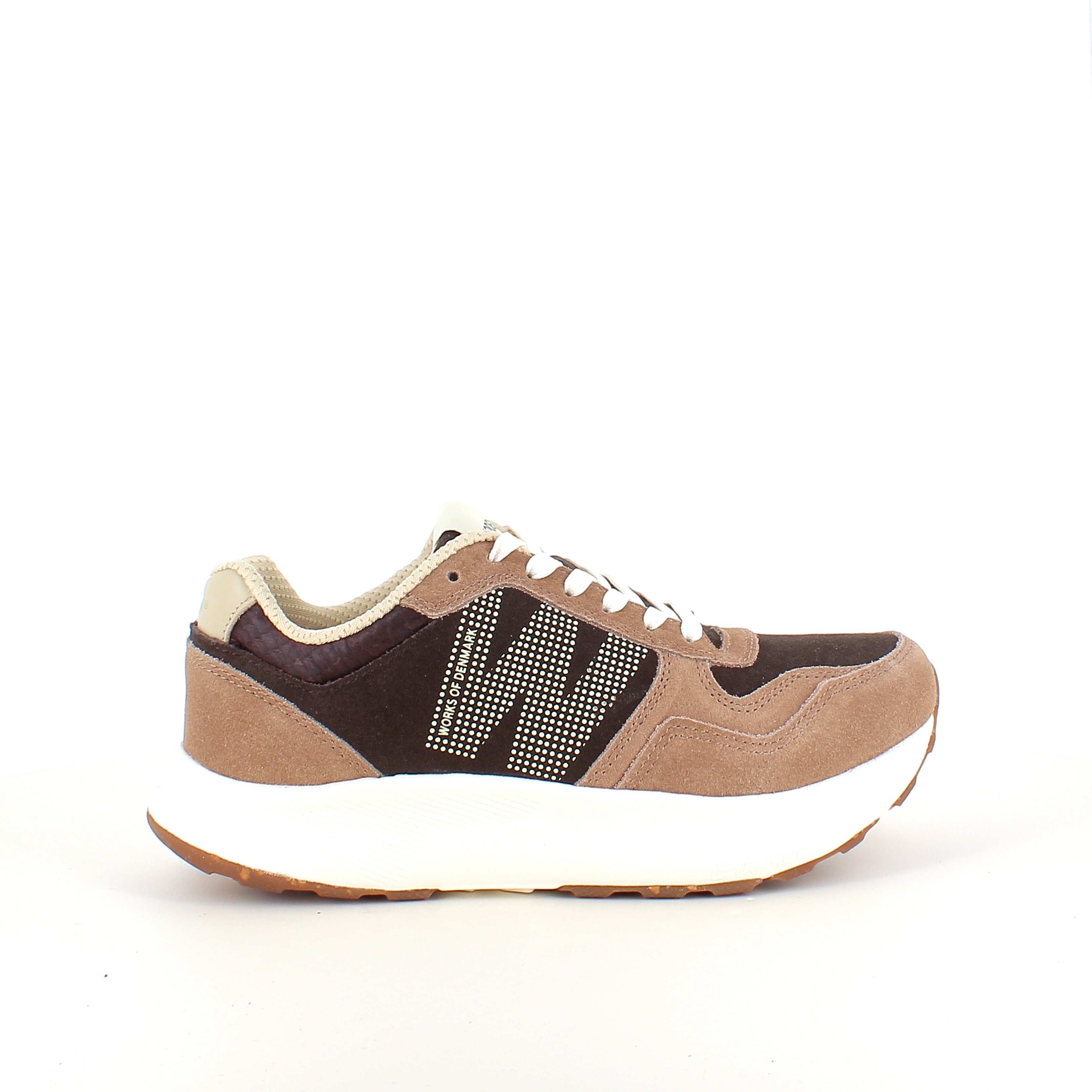 Mathilde Runner Leather – Woden-sneaker i varma bruna nyanser med lätt gångsula