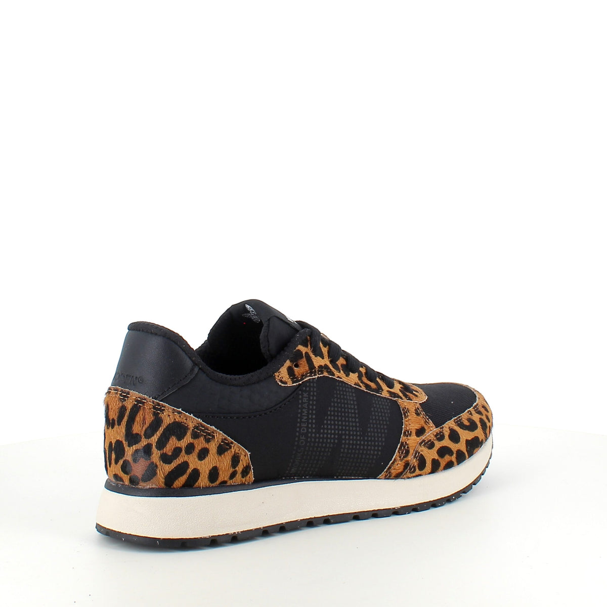 Snygga Woden sneakers i svart mix med leopardmönster