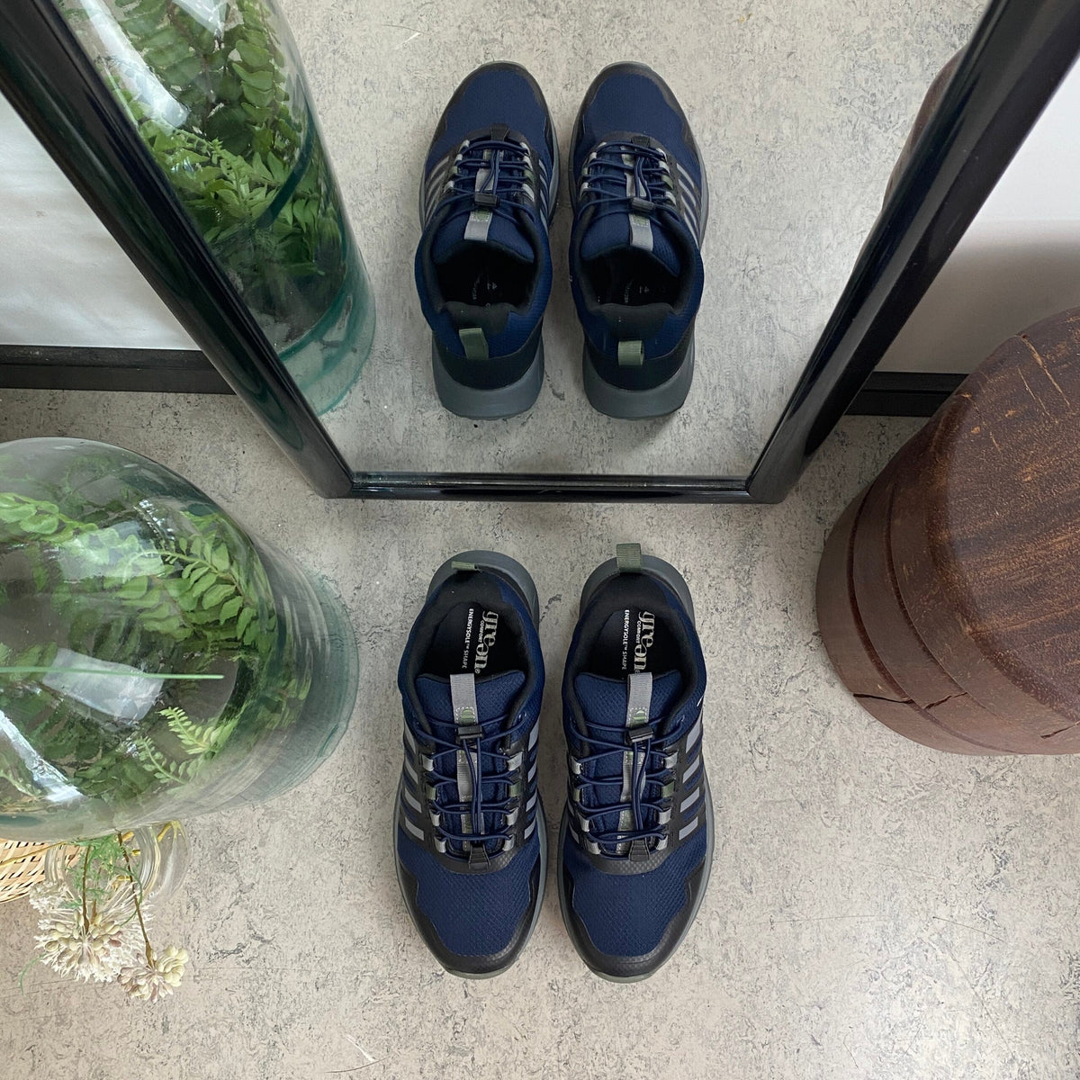 Vattentäta herrvandringsskor i navy från Green Comfort