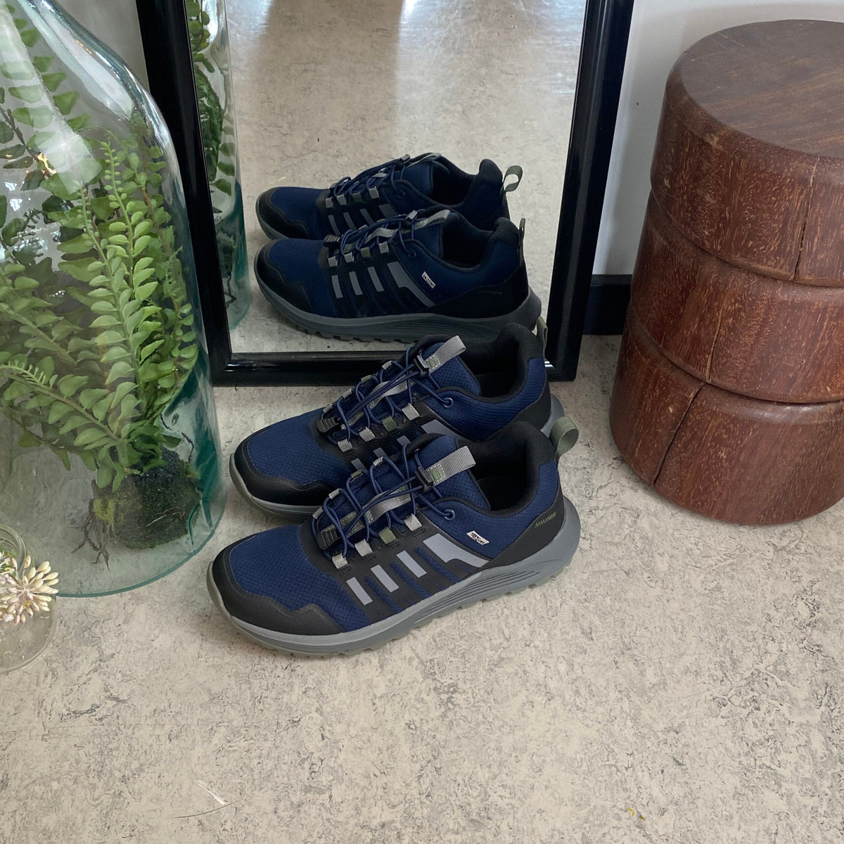 Vattentäta herrvandringsskor i navy från Green Comfort
