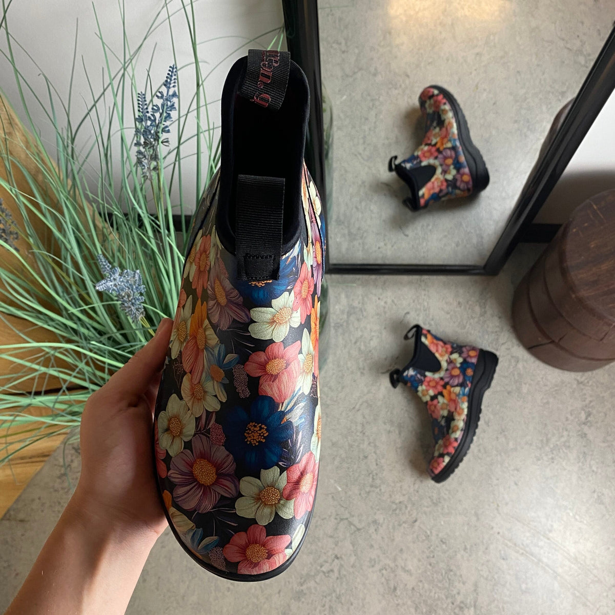 Green Comfort gummistövel i blommönster med hålfotsstöd