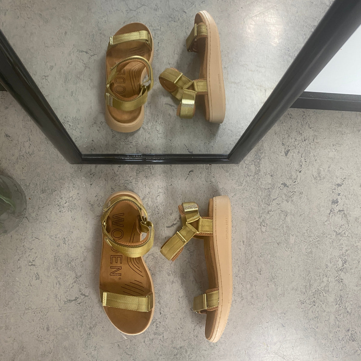 Woden sandal – Khaki (gyllene nyans)