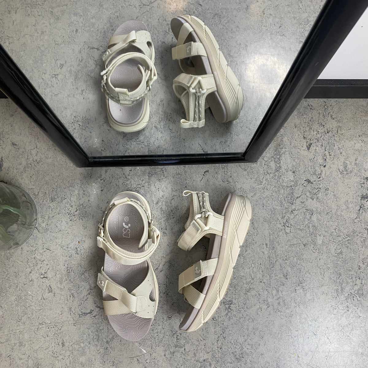 Lättviktsandal från SSKbutiken.se - Beige