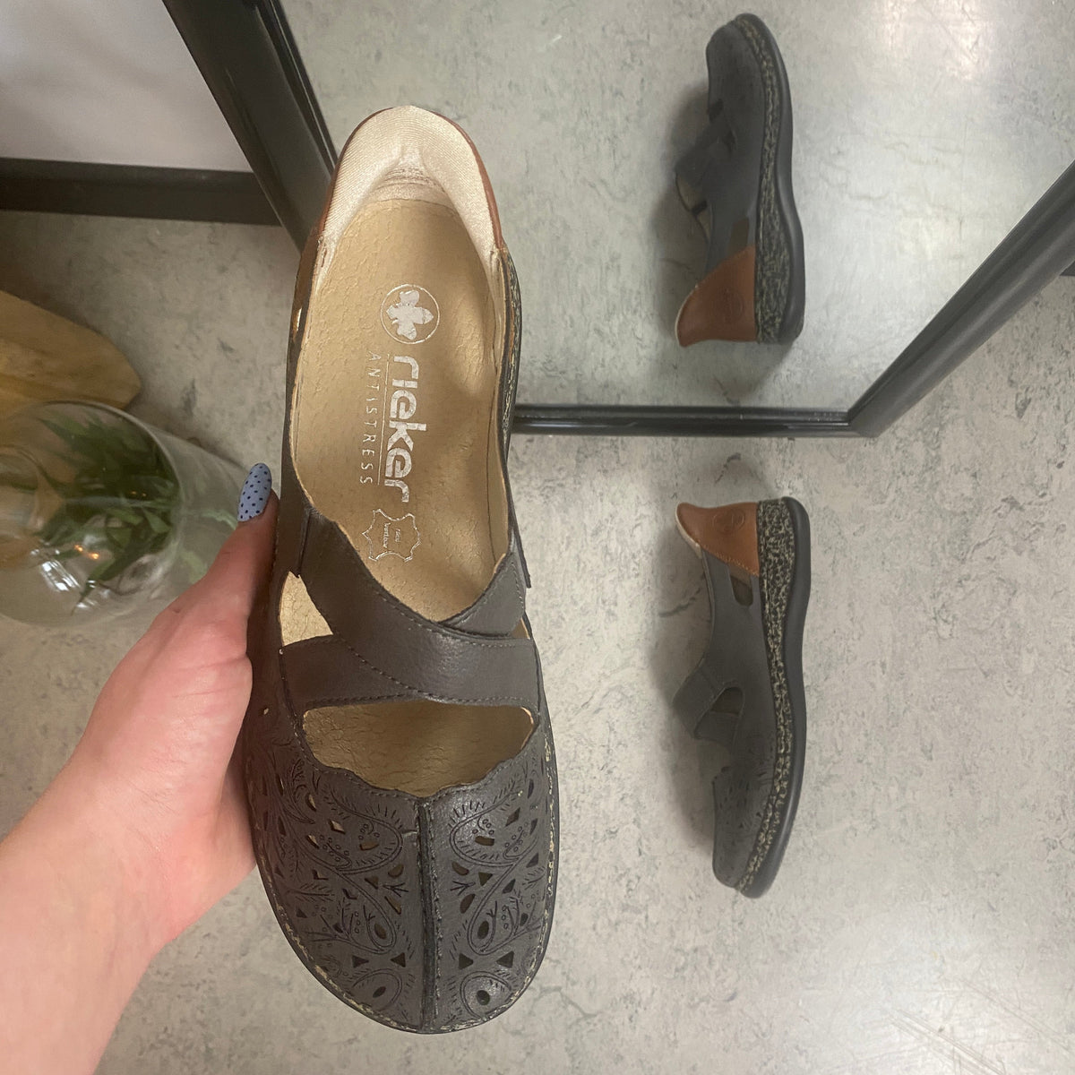 Rieker Ready 2 Go sko – grå damsneaker som är lätt att kliva i