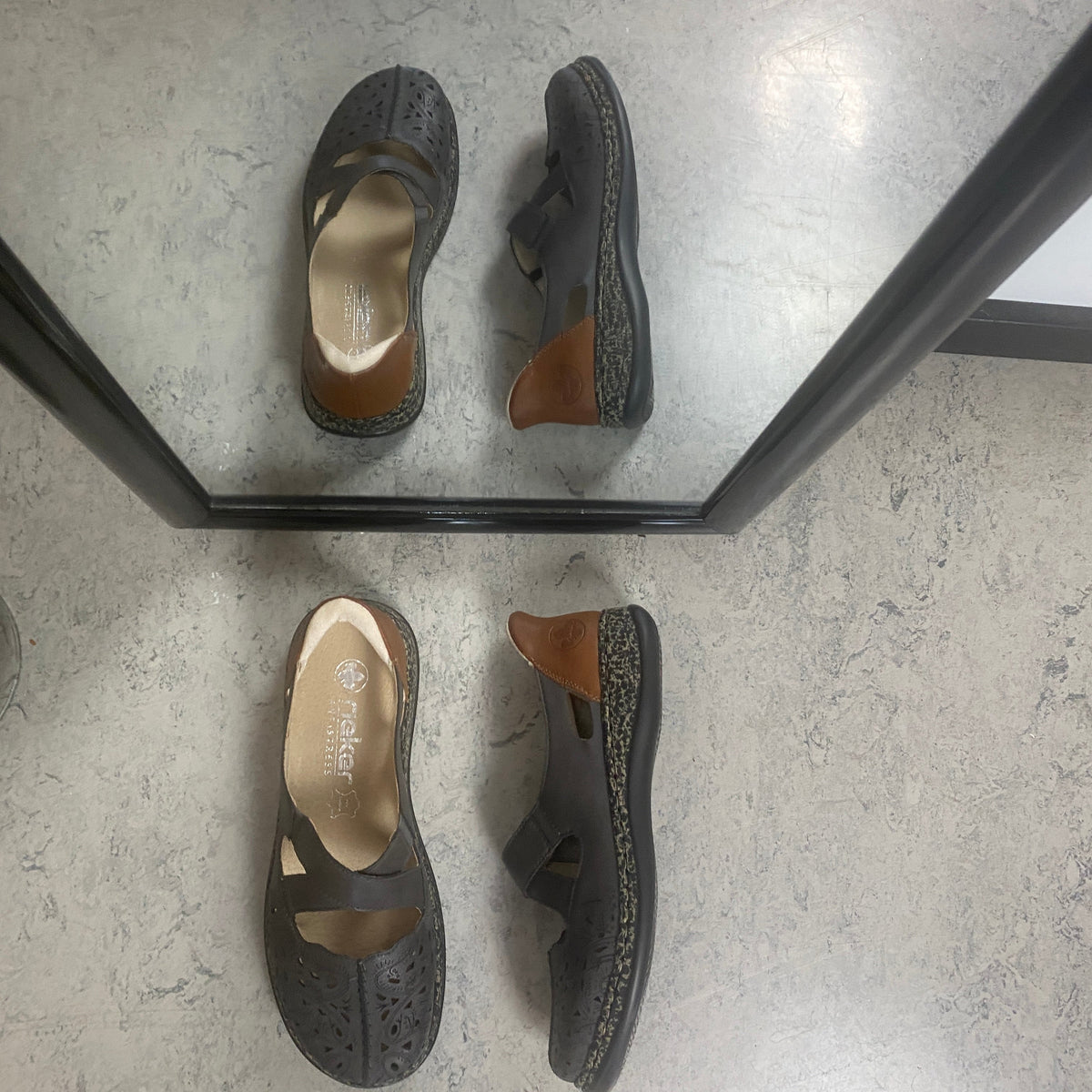 Rieker Ready 2 Go sko – grå damsneaker som är lätt att kliva i