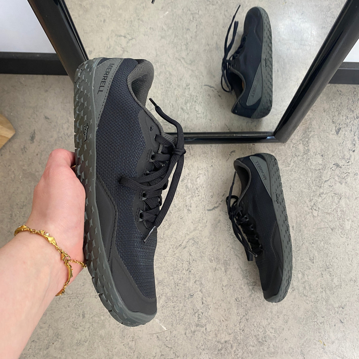 Merrell svarta barfotaskor med maximal flexibilitet