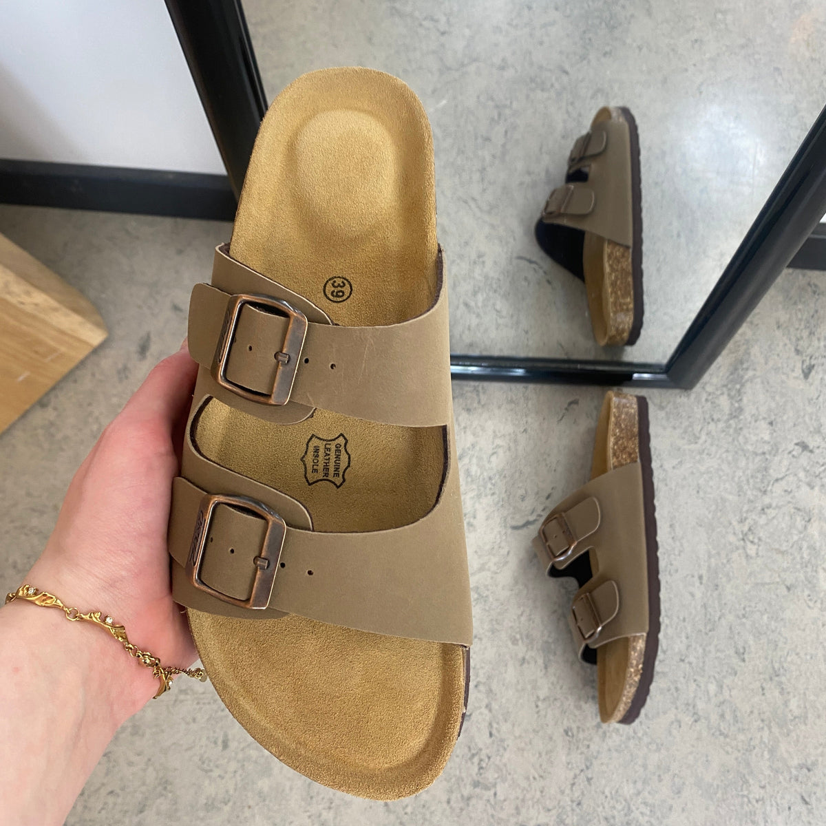 Cruz slip-on sandal – Brun