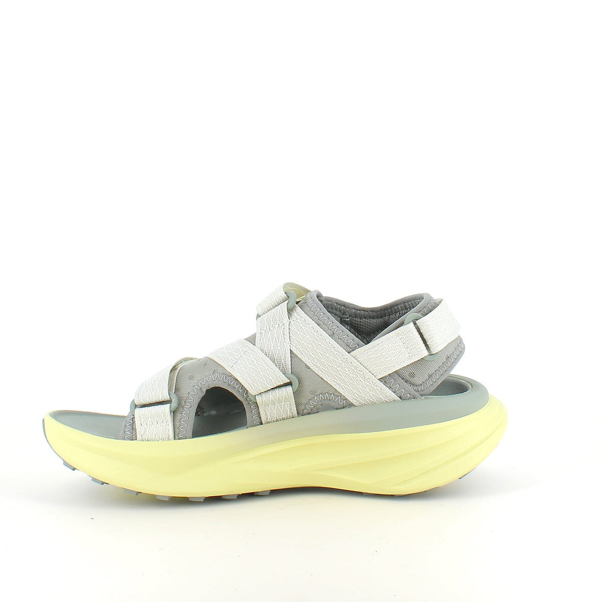 Grön Teva-sandal med maximal stötdämpning och säkert grepp