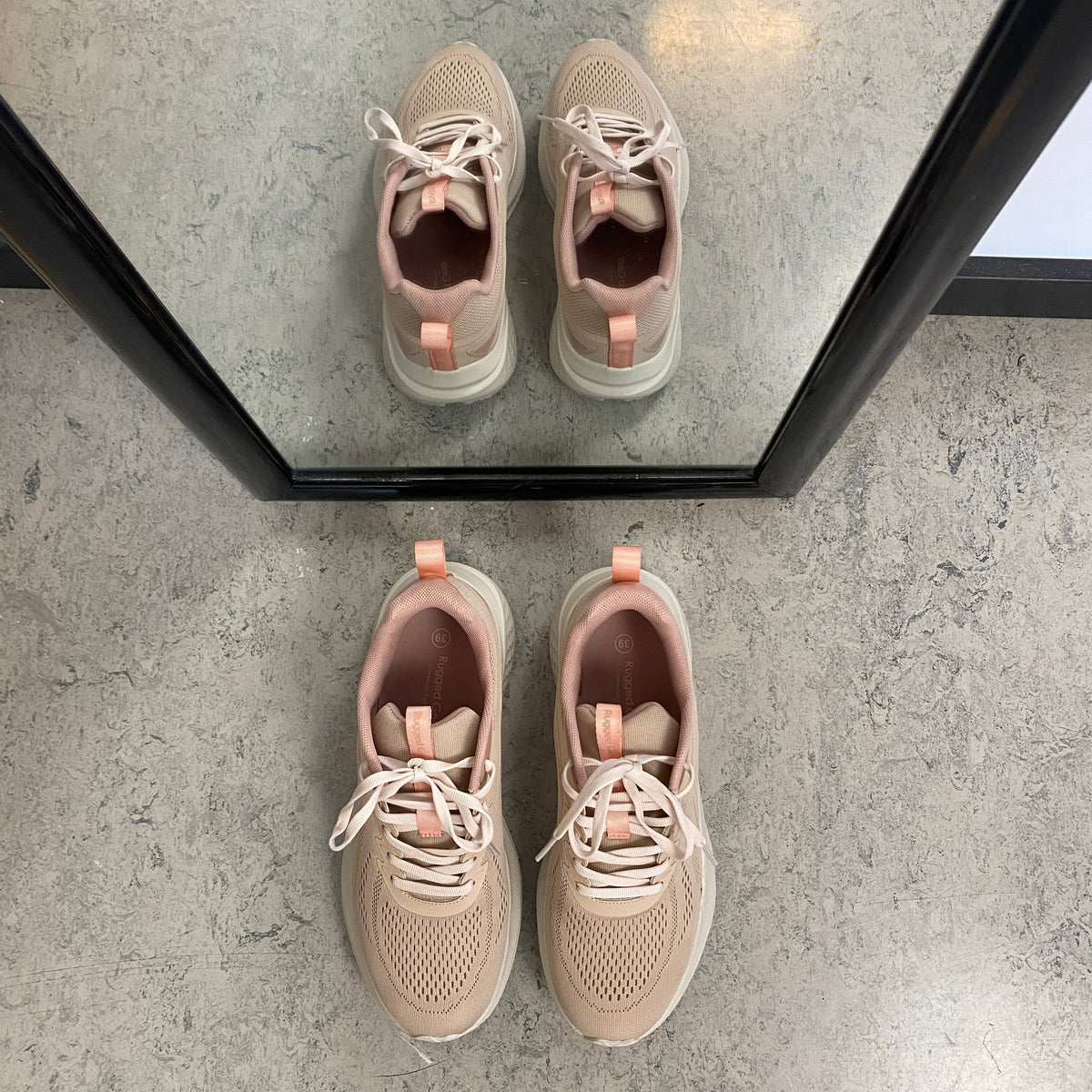 Rugged Gear Simple Sport – lätt och bekväm sneaker i rosa