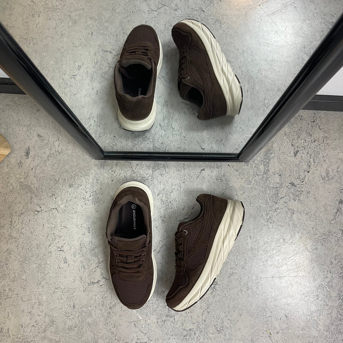 Endurance komfortsko för dam – lätt brun sneaker