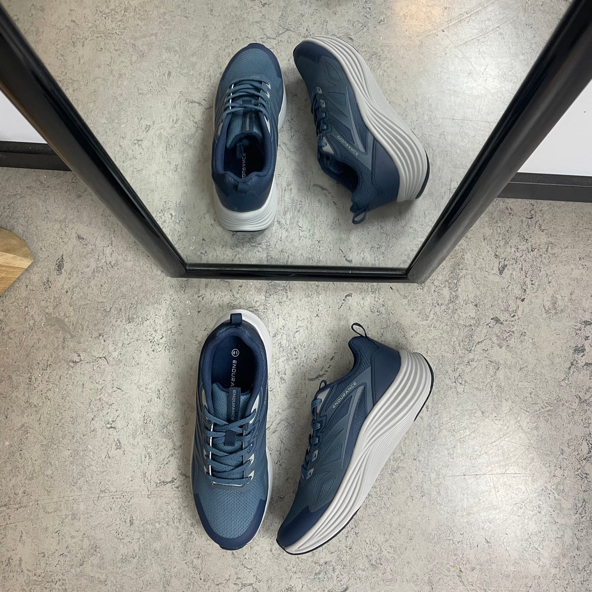 Endurance herrsko – lätt och stötdämpande komfortsko i blått