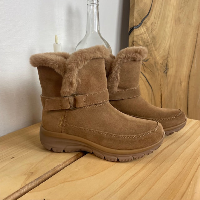 Skechers vinterkänga – varm Slip-ins känga i brunt mocka med bred passform