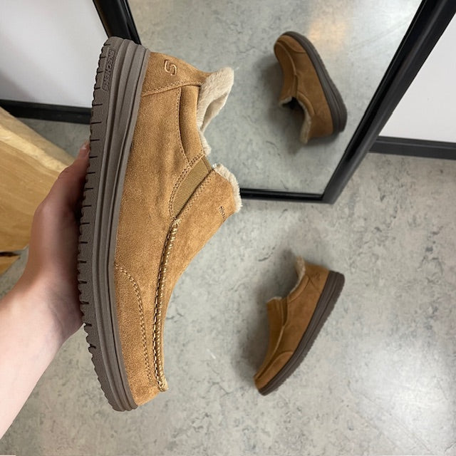 Skechers slip-on-tofflor, bruna – varm och rymlig passform