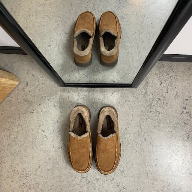 Skechers slip-on-tofflor, bruna – varm och rymlig passform