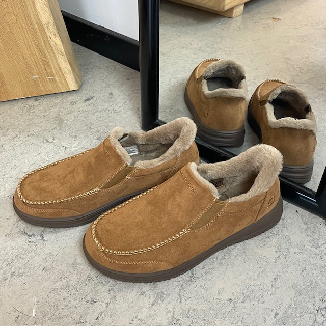 Skechers slip-on-tofflor, bruna – varm och rymlig passform
