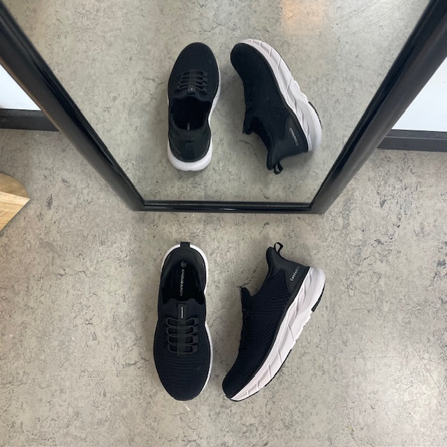 Endurance StepGo-sneaker i svart