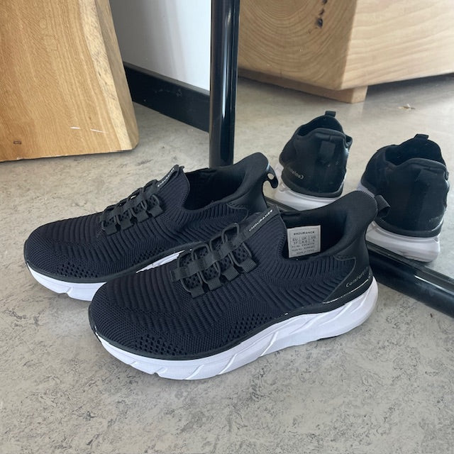 Endurance StepGo-sneaker i svart