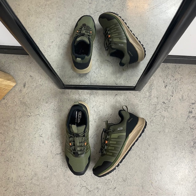 Vattentät herrsneaker i grönt med hålfotsstöd och bred passform från Green Comfort
