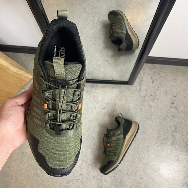 Vattentät herrsneaker i grönt med hålfotsstöd och bred passform från Green Comfort