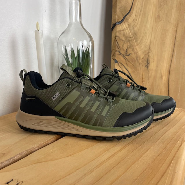 Vattentät herrsneaker i grönt med hålfotsstöd och bred passform från Green Comfort
