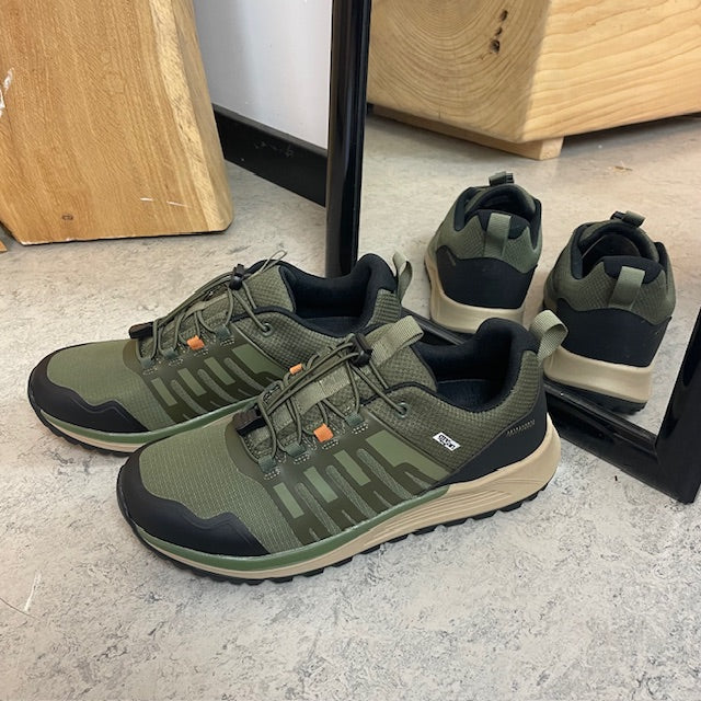 Vattentät herrsneaker i grönt med hålfotsstöd och bred passform från Green Comfort