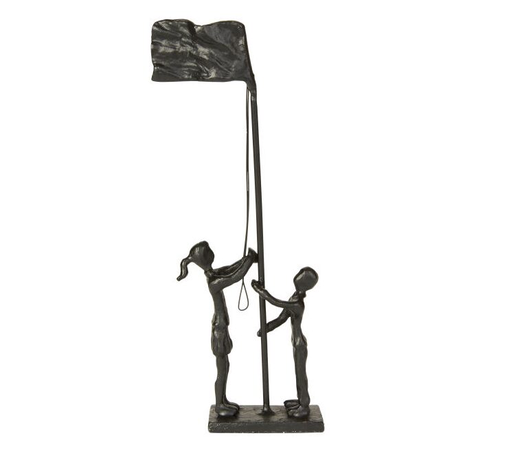 Grattis – idag hissar vi flaggan, figur 25 cm
