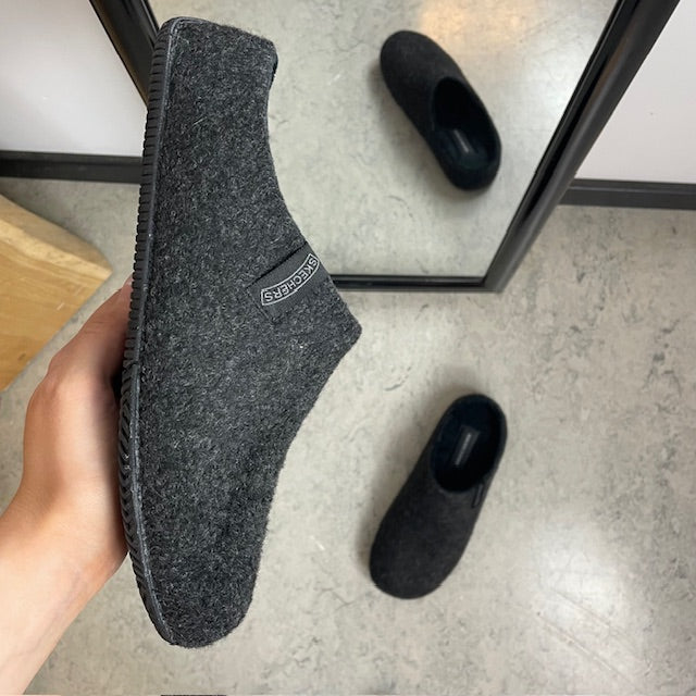 Skechers tofflor – bred passform med Memory Foam och öppen häl