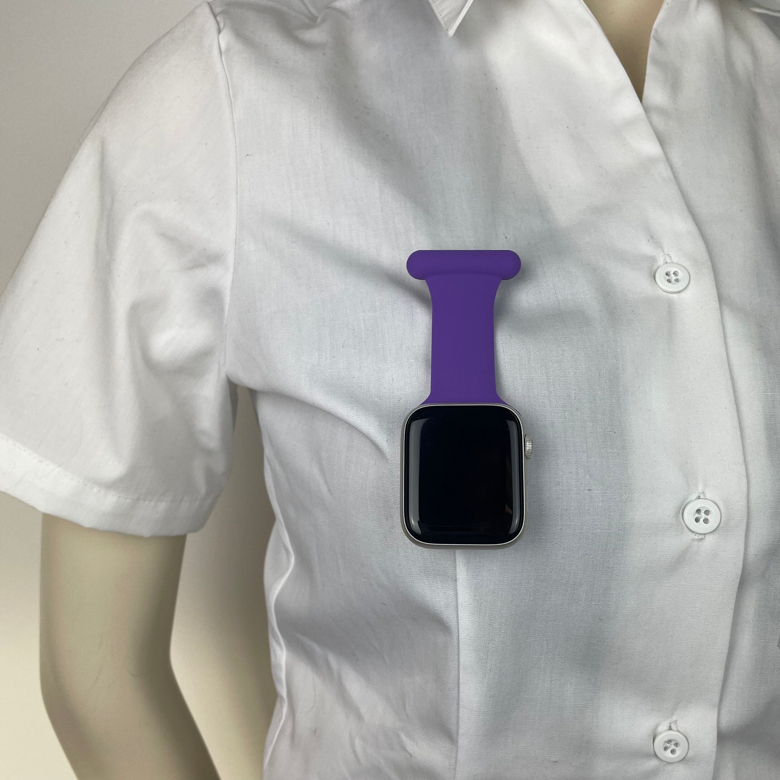 Lila silikonrem till Apple Watch för vårdpersonal