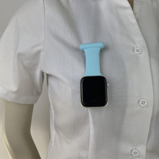Ljusblå silikonrem till Apple Watch för vårdpersonal