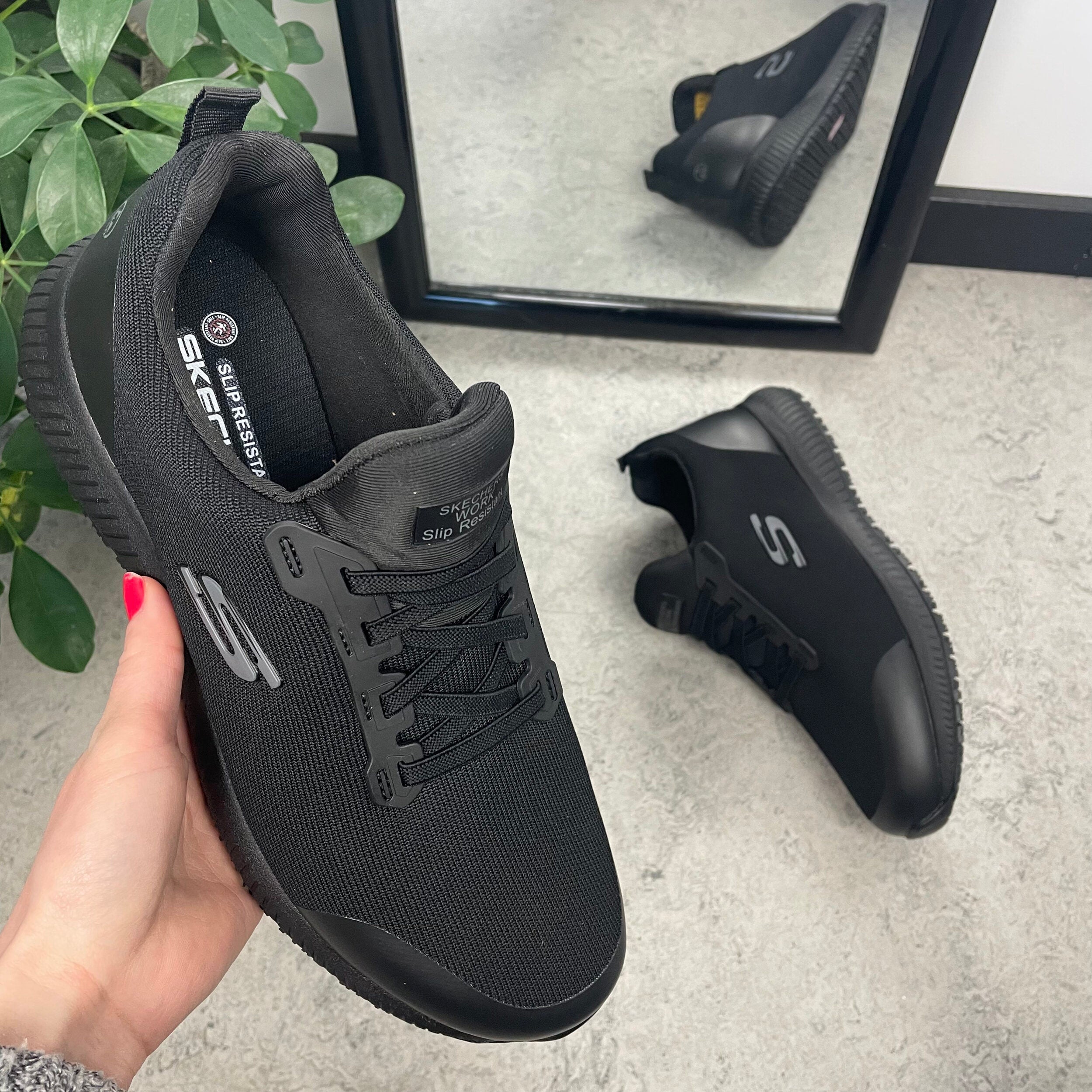 Svarta Skechers work-skor med ESD