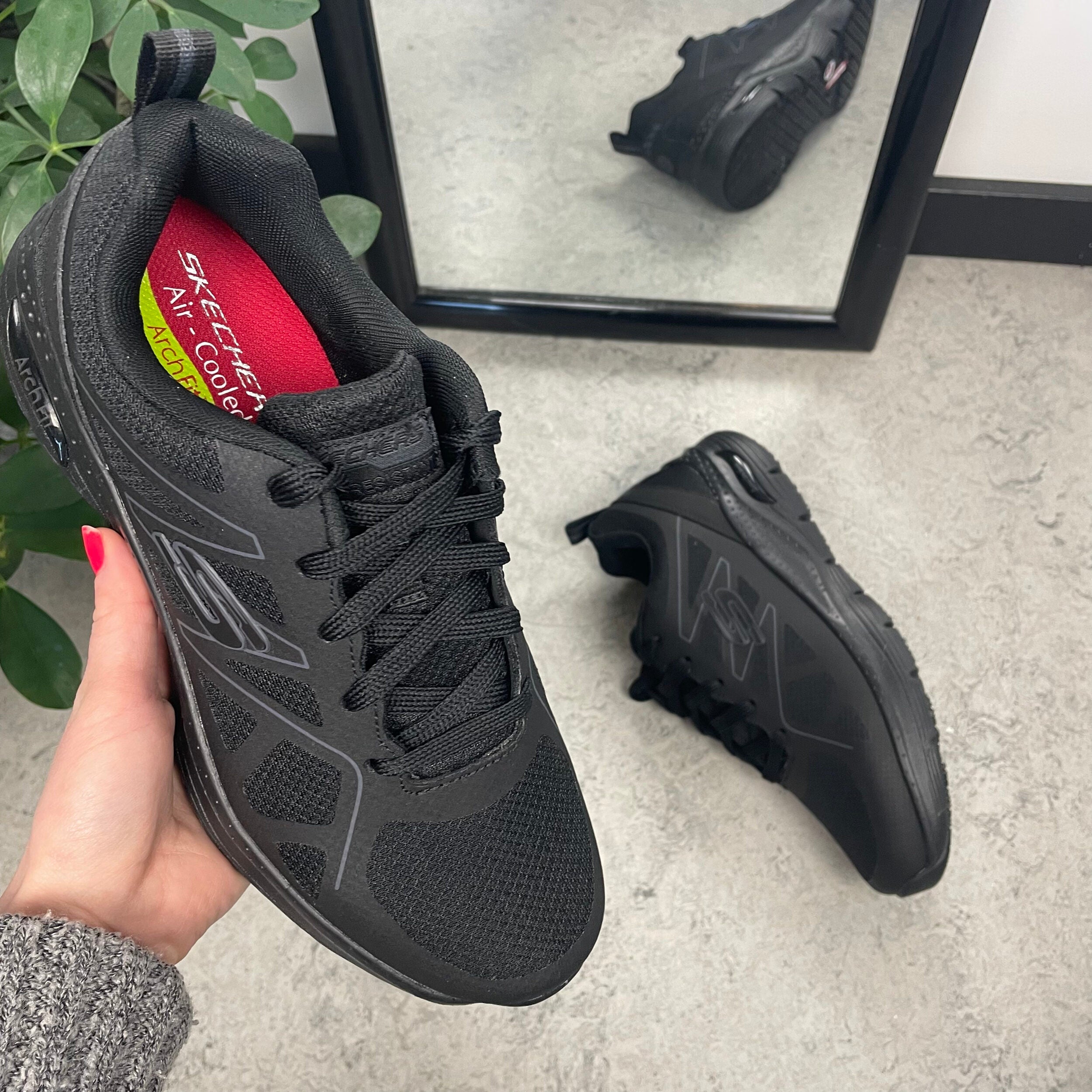 Skechers Work-sko i svart med svankstöd