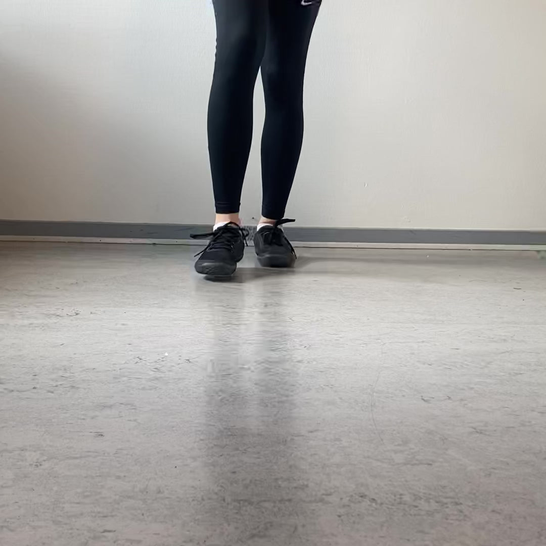 Ladda video: Merrell svarta barfotaskor med maximal flexibilitet